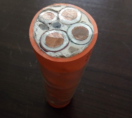 黃埔珠江礦用低壓線纜中具有耐受電壓特定功能的絕緣材料.jpg 黃埔珠江礦用低壓線纜中具有耐受電壓特定功能的絕緣材料.jpg